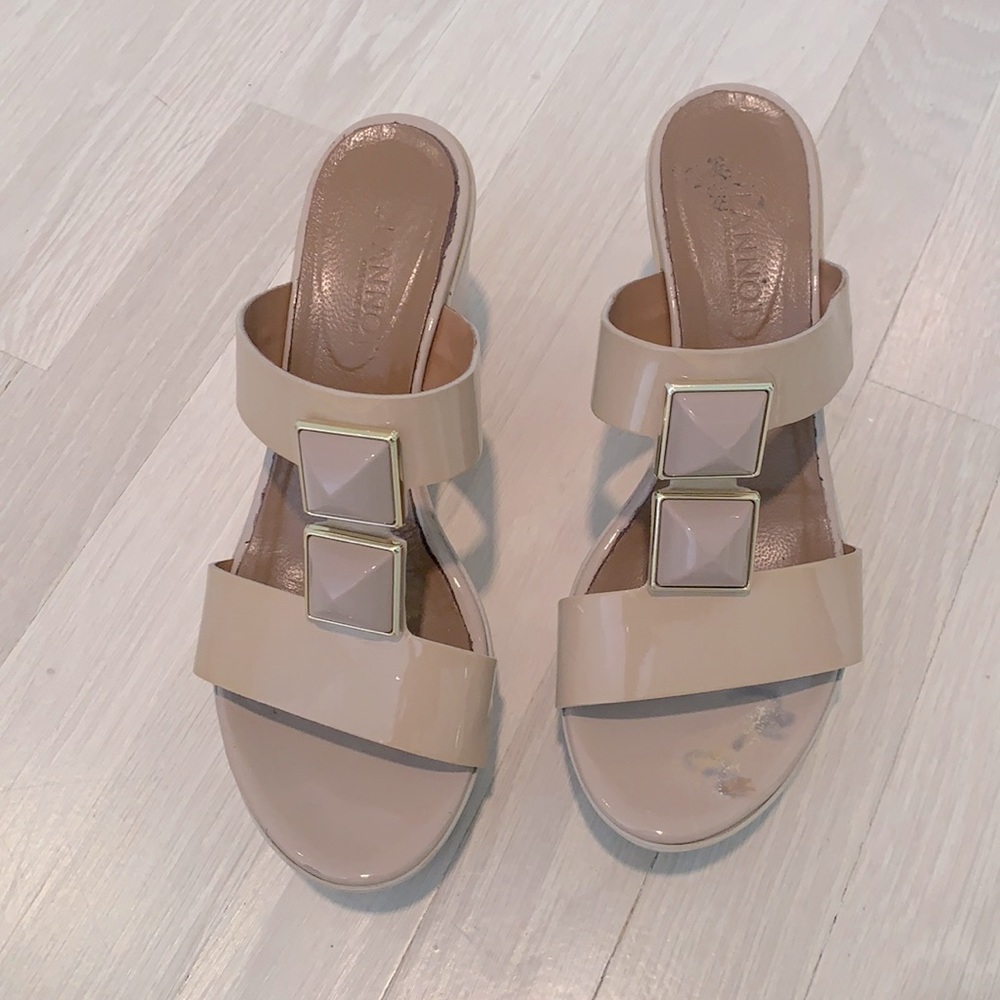 Italian high heel sandals in beige color  size 39.